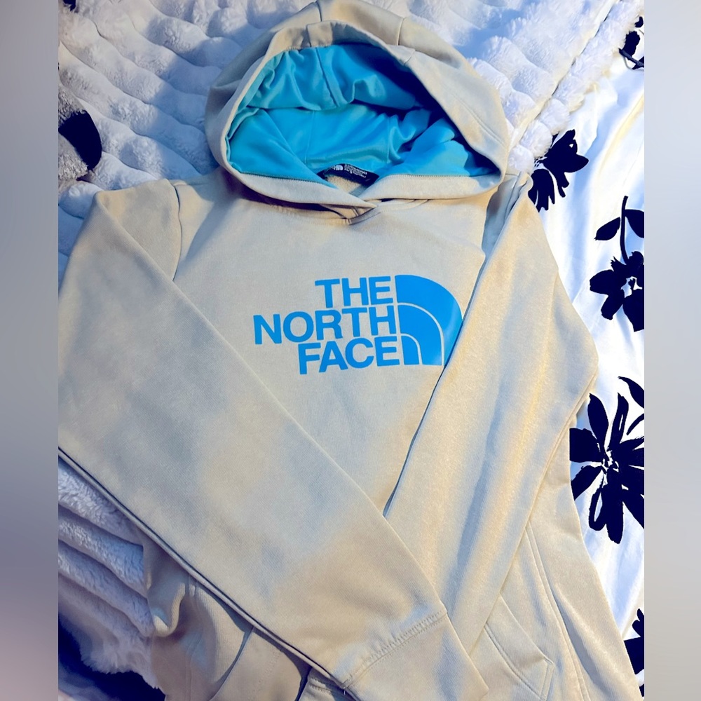 Women’s XS The North Face hoodie